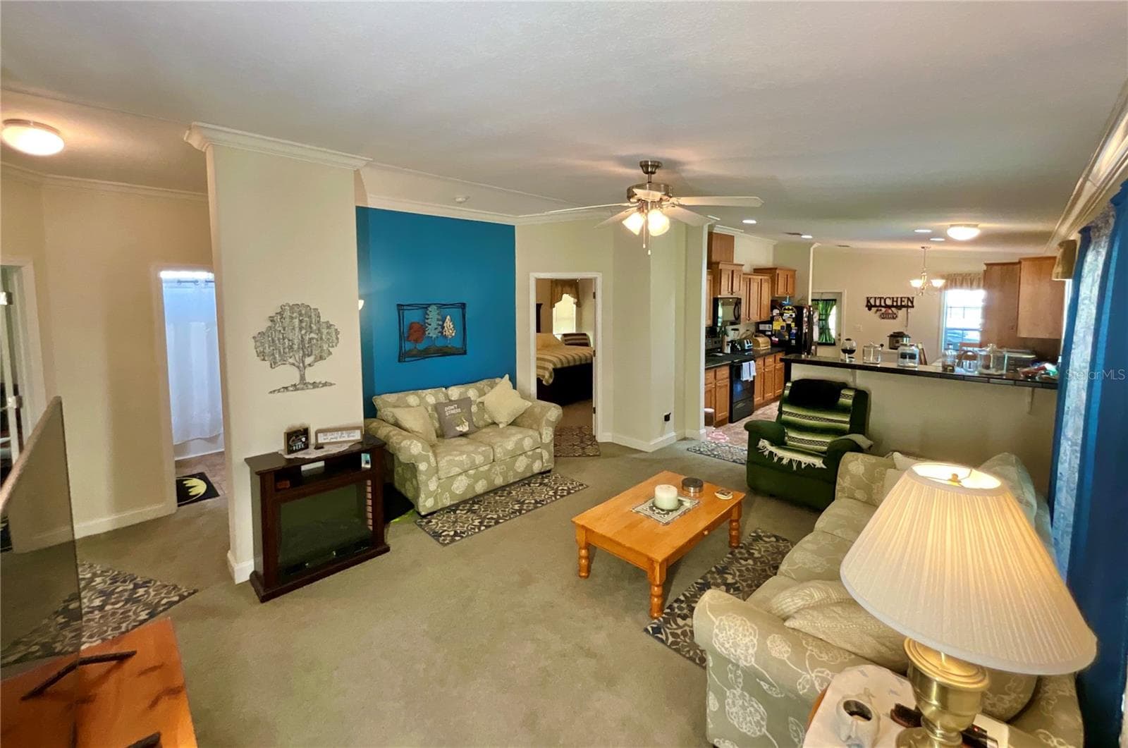 Manufactured Home at 104 SILVER DOLLAR DR, HAWTHORNE, photo 5 of 34