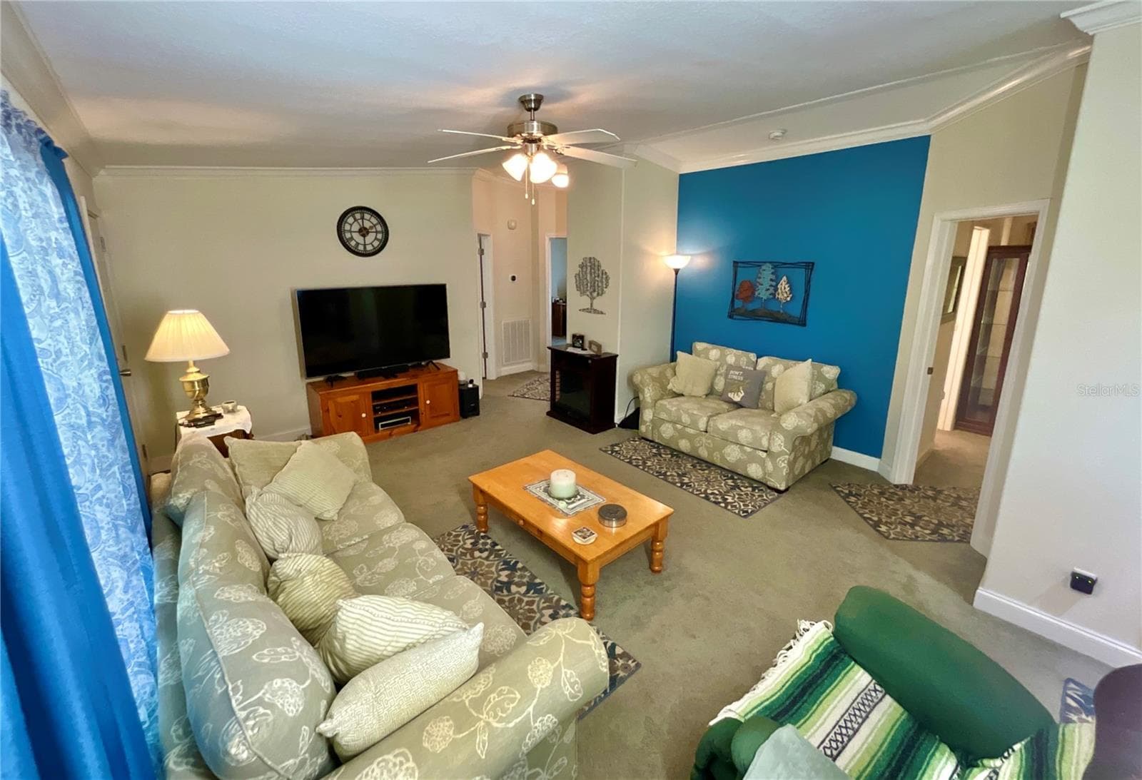 Manufactured Home at 104 SILVER DOLLAR DR, HAWTHORNE, photo 6 of 34