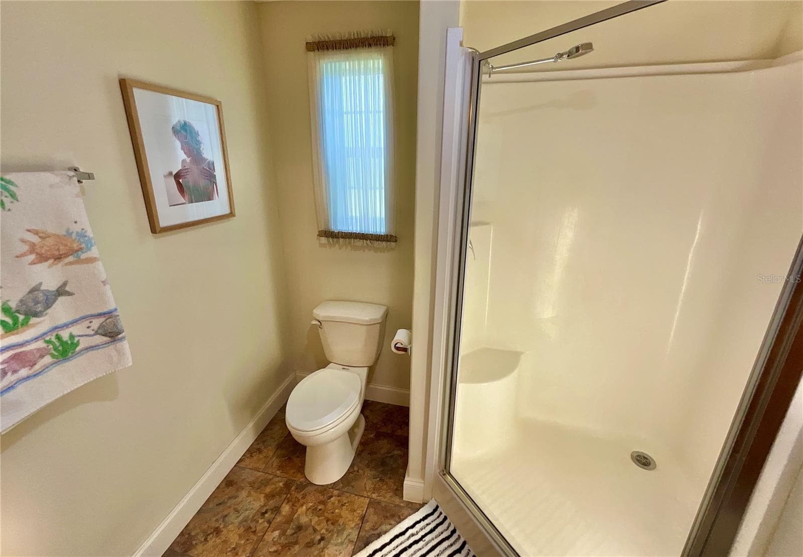 Manufactured Home at 104 SILVER DOLLAR DR, HAWTHORNE, photo 19 of 34