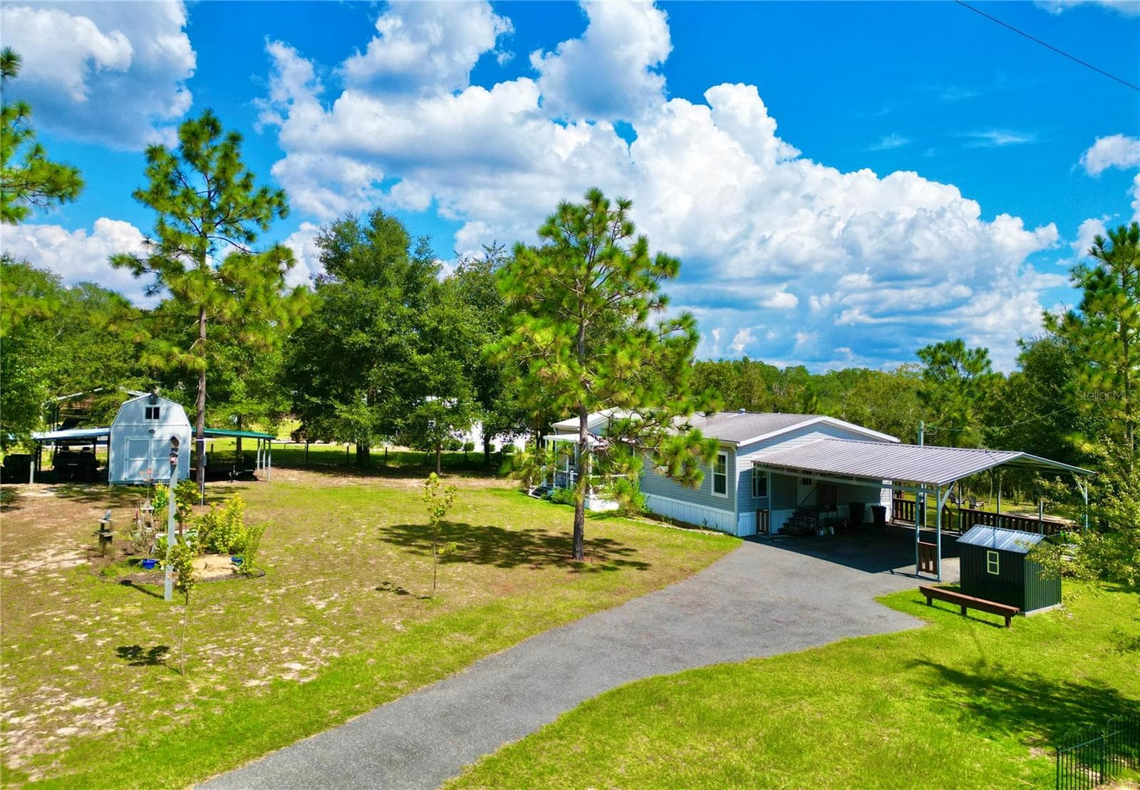 Manufactured Home at 104 SILVER DOLLAR DR, HAWTHORNE, photo 32 of 34