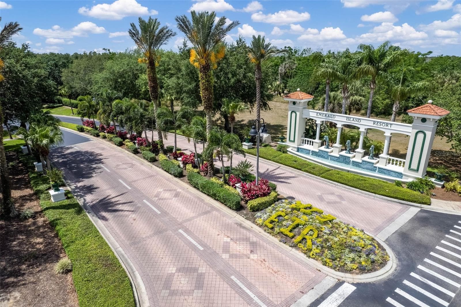 Emerald Island Resort Front Entrance - 8452 CRYSTAL COVE LOOP, KISSIMMEE