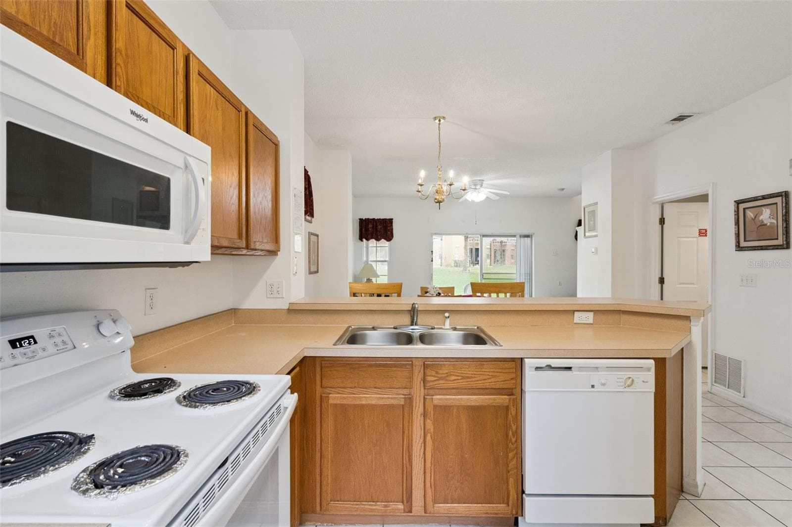 Kitchen - 8452 CRYSTAL COVE LOOP, KISSIMMEE