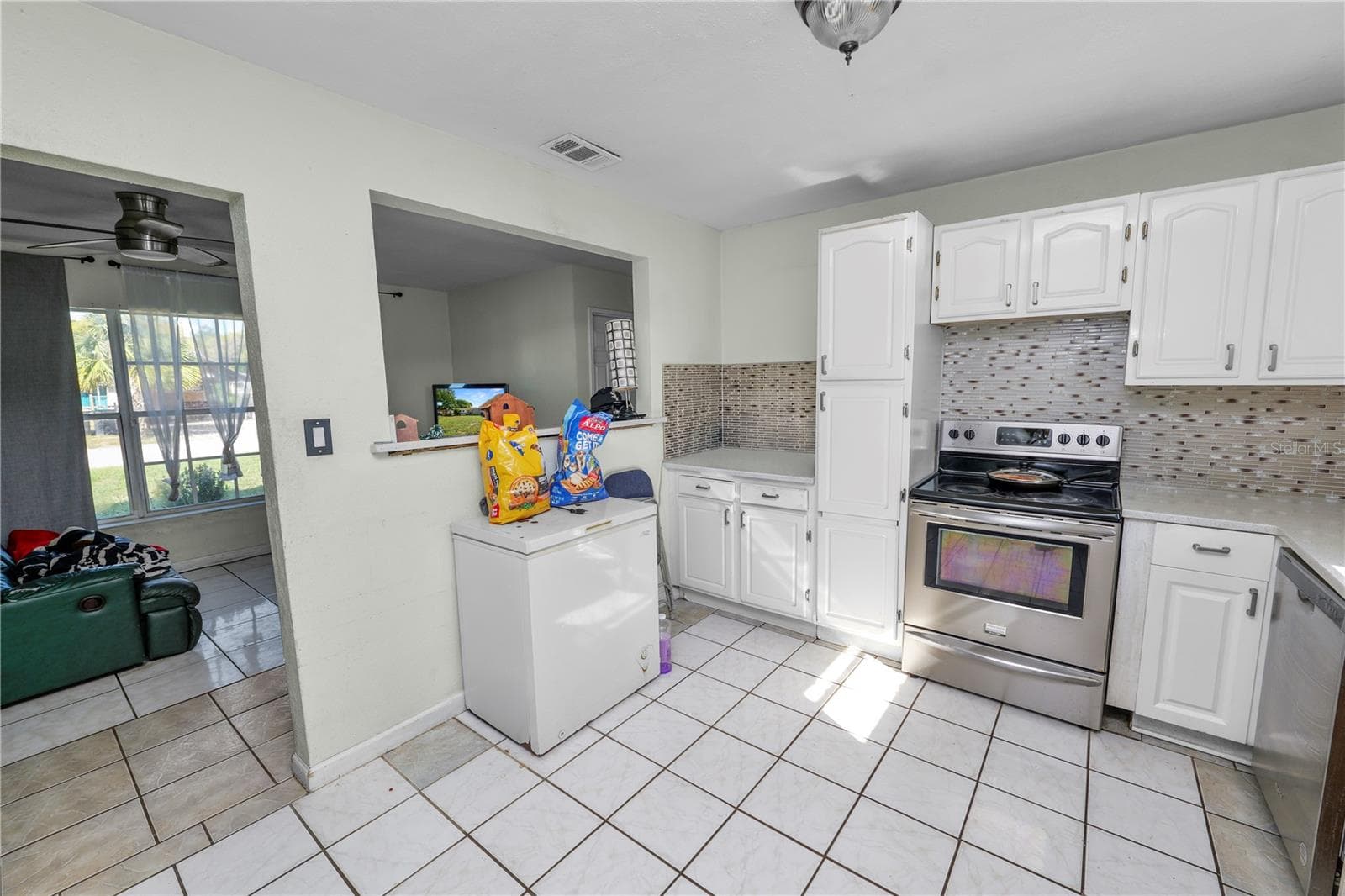 Single Family Residence at 1822 MOOSE DR, LAKELAND, photo 6 of 17