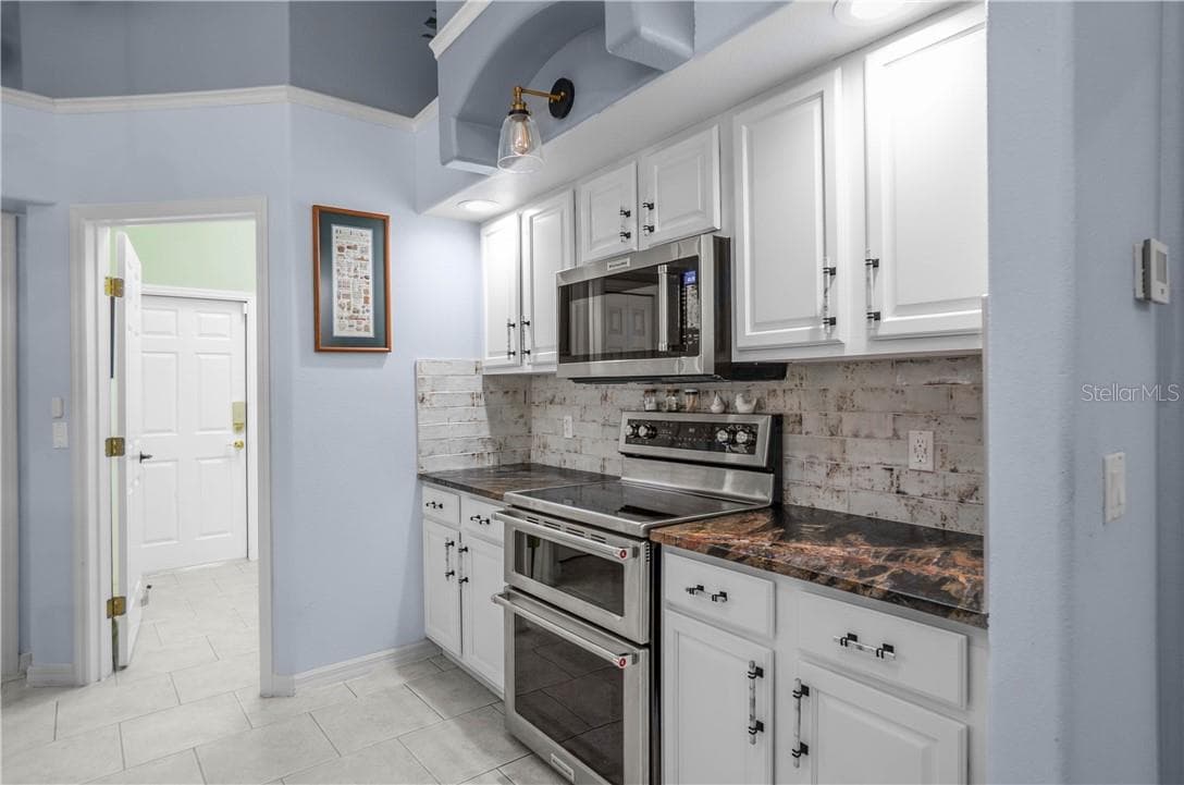 Single Family Residence at 5 Zinnias CT, HOMOSASSA FL 34446, photo 9 of 46
