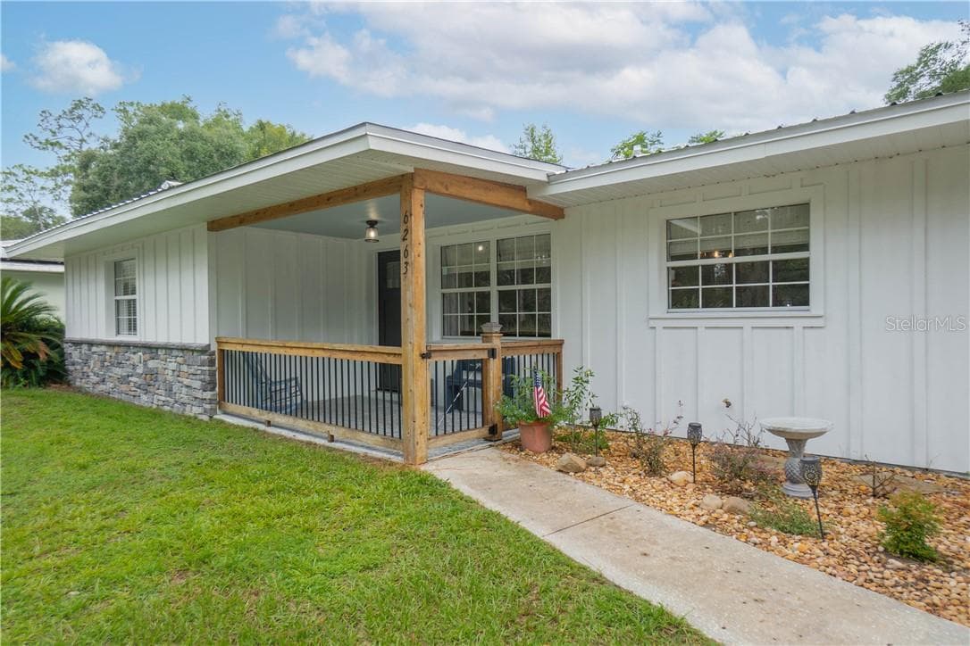 Single Family Residence at 6263 E King LN, INVERNESS FL 34452, photo 2 of 36