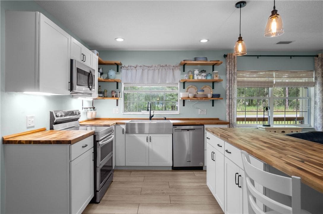Single Family Residence at 6263 E King LN, INVERNESS FL 34452, photo 11 of 36