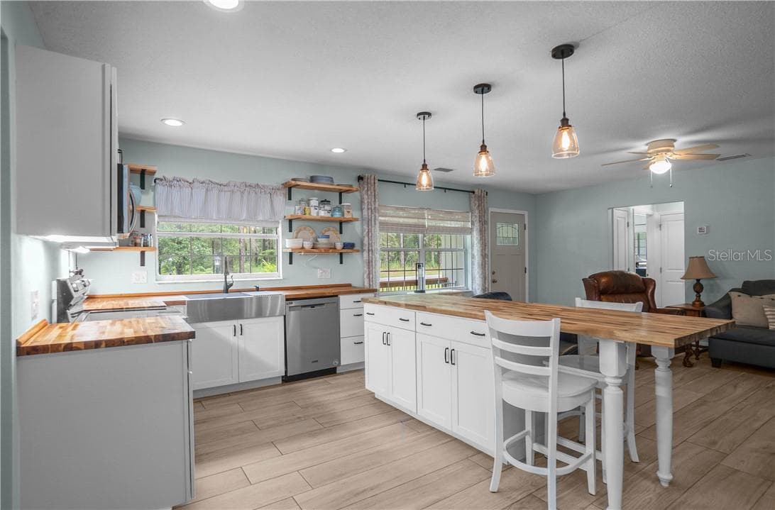 Single Family Residence at 6263 E King LN, INVERNESS FL 34452, photo 12 of 36