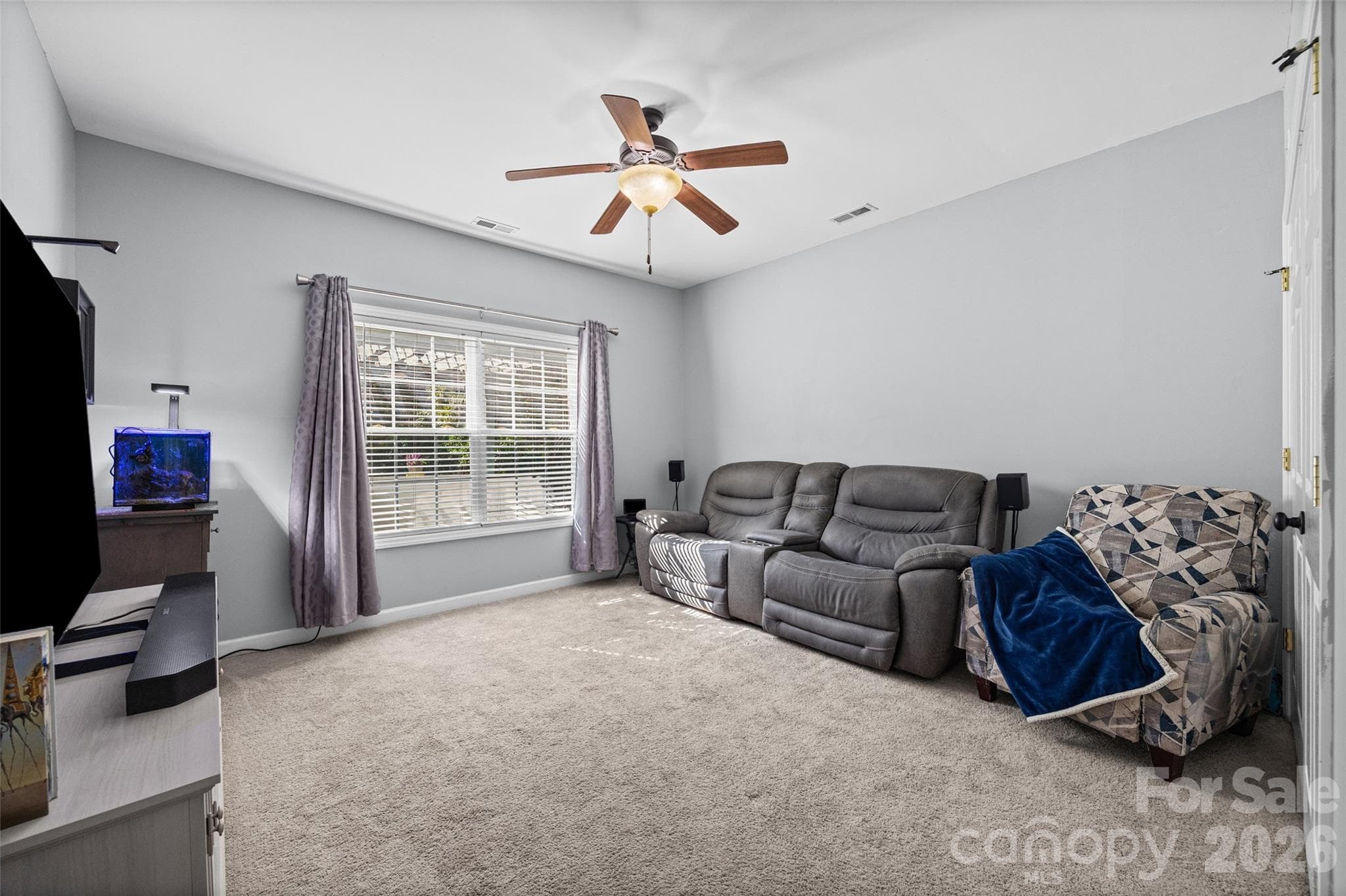 Single Family Residence at 1566 Dirt Road, Lancaster, photo 13 of 21