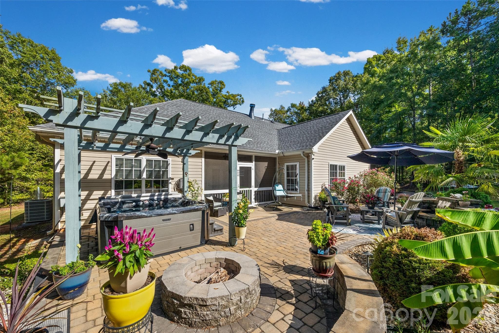 Single Family Residence at 1566 Dirt Road, Lancaster, photo 16 of 21