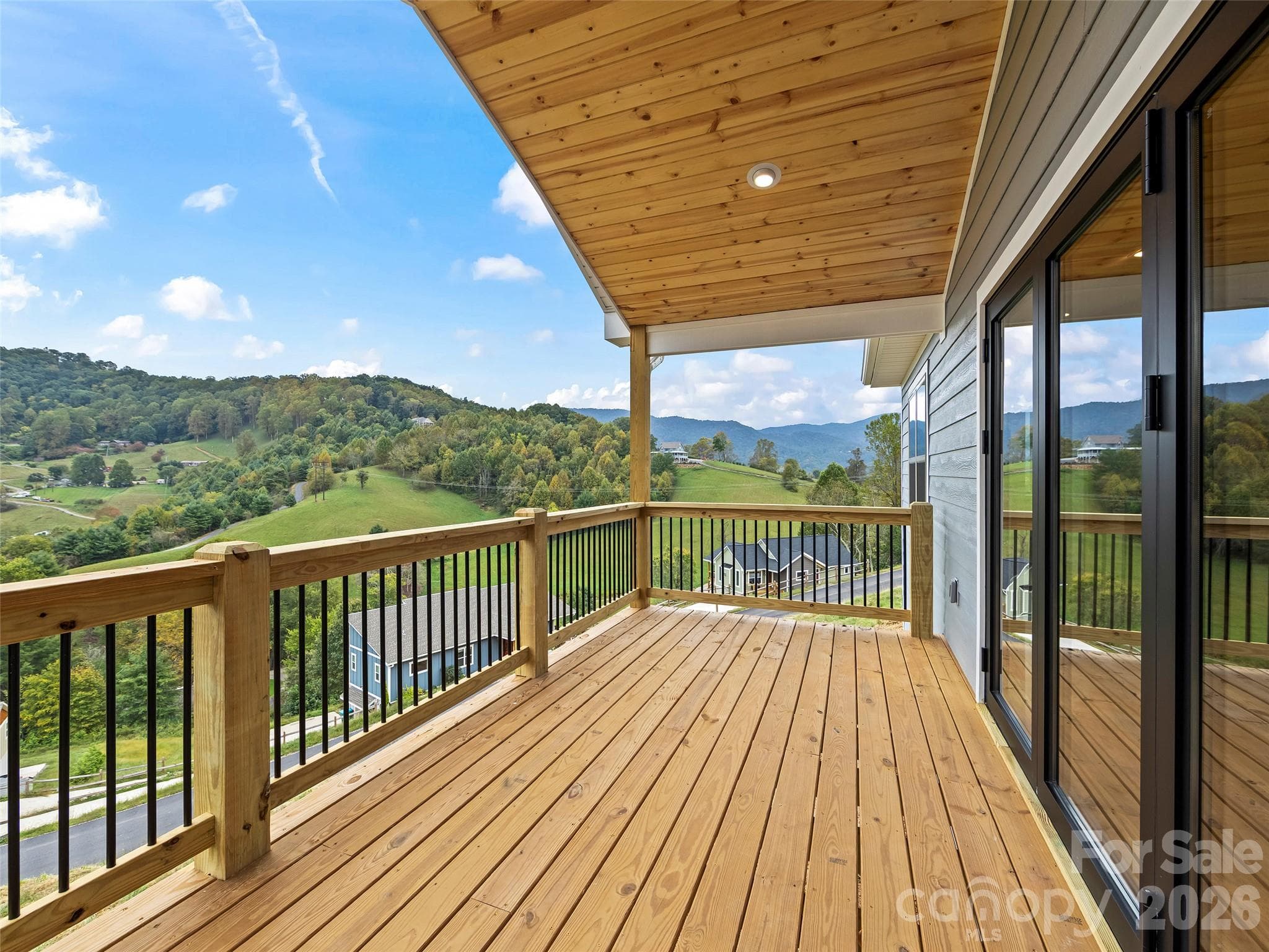 Single Family Residence at 210 Aster Ridge Drive, Waynesville, photo 4 of 39