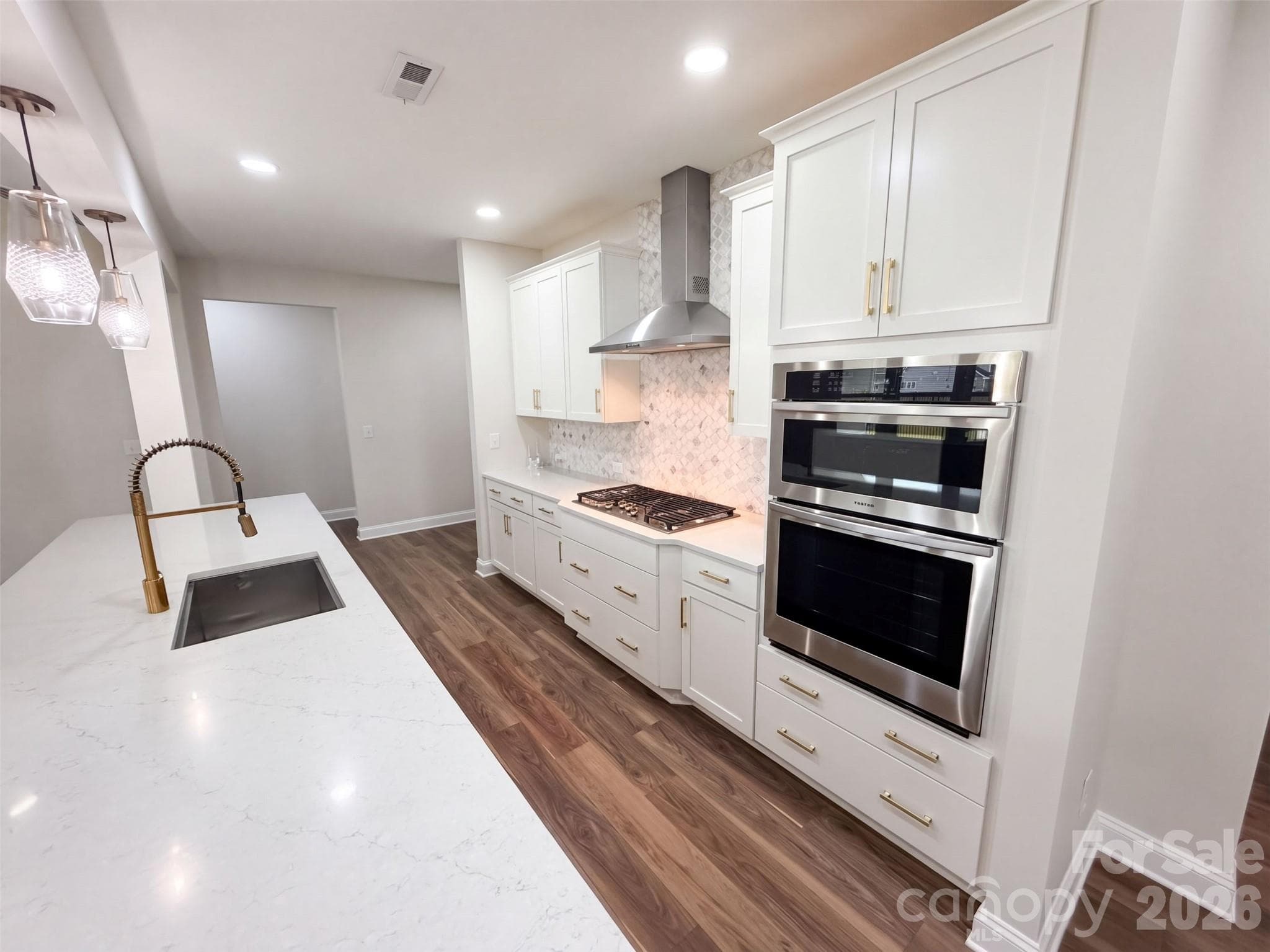 Single Family Residence at 6109 Balham Court, Charlotte, photo 6 of 33