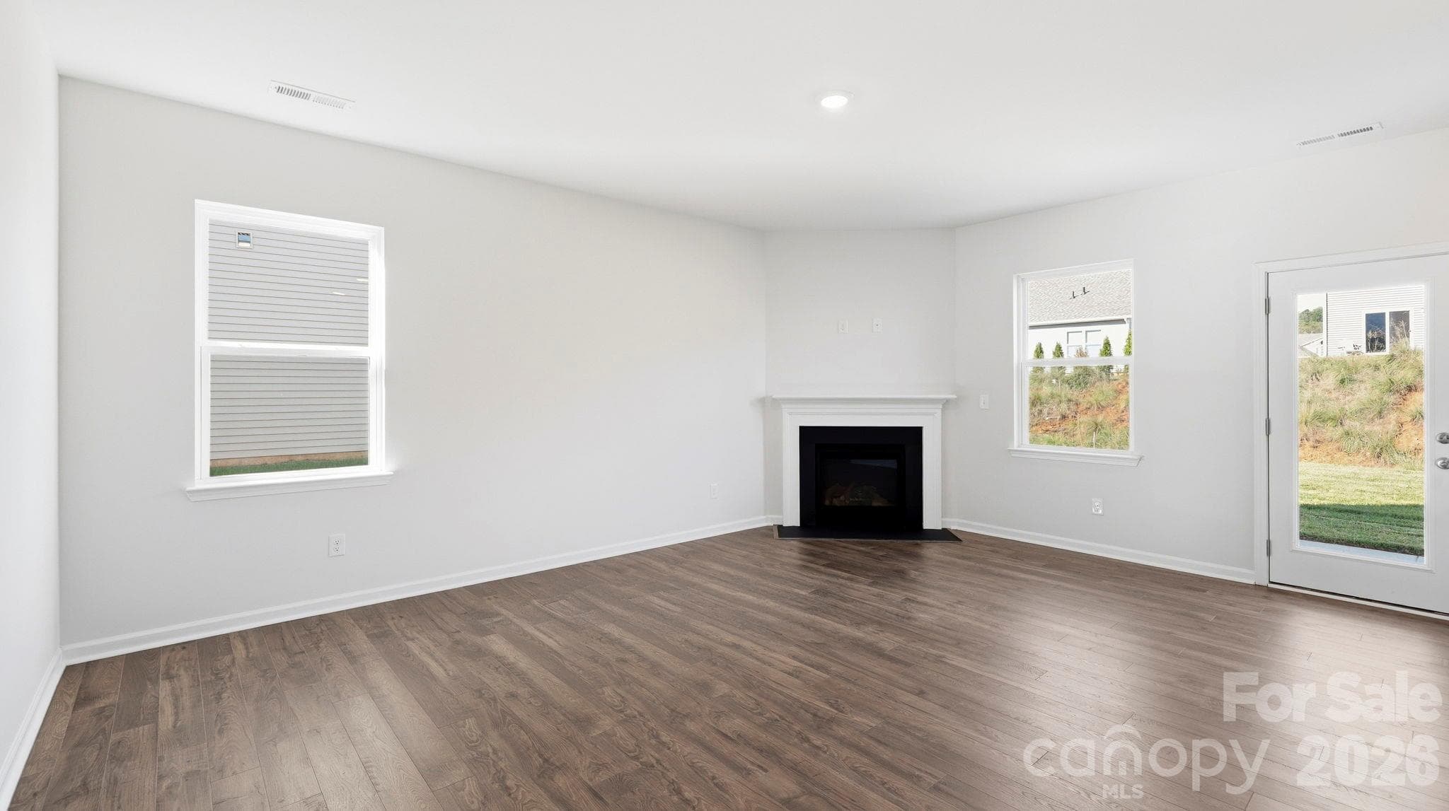 Single Family Residence at 73 Ridgehaven Drive, Waynesville, photo 10 of 34