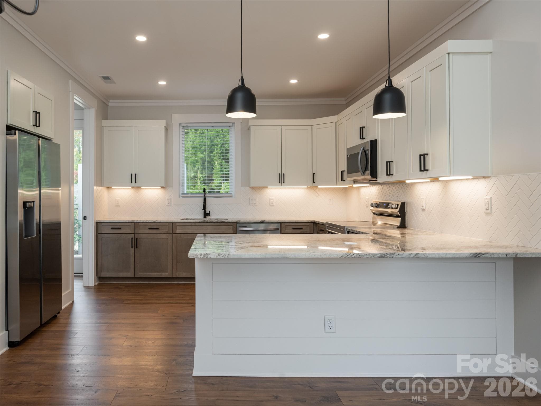 Townhouse at 8 Heartleaf Circle, Arden, photo 11 of 41