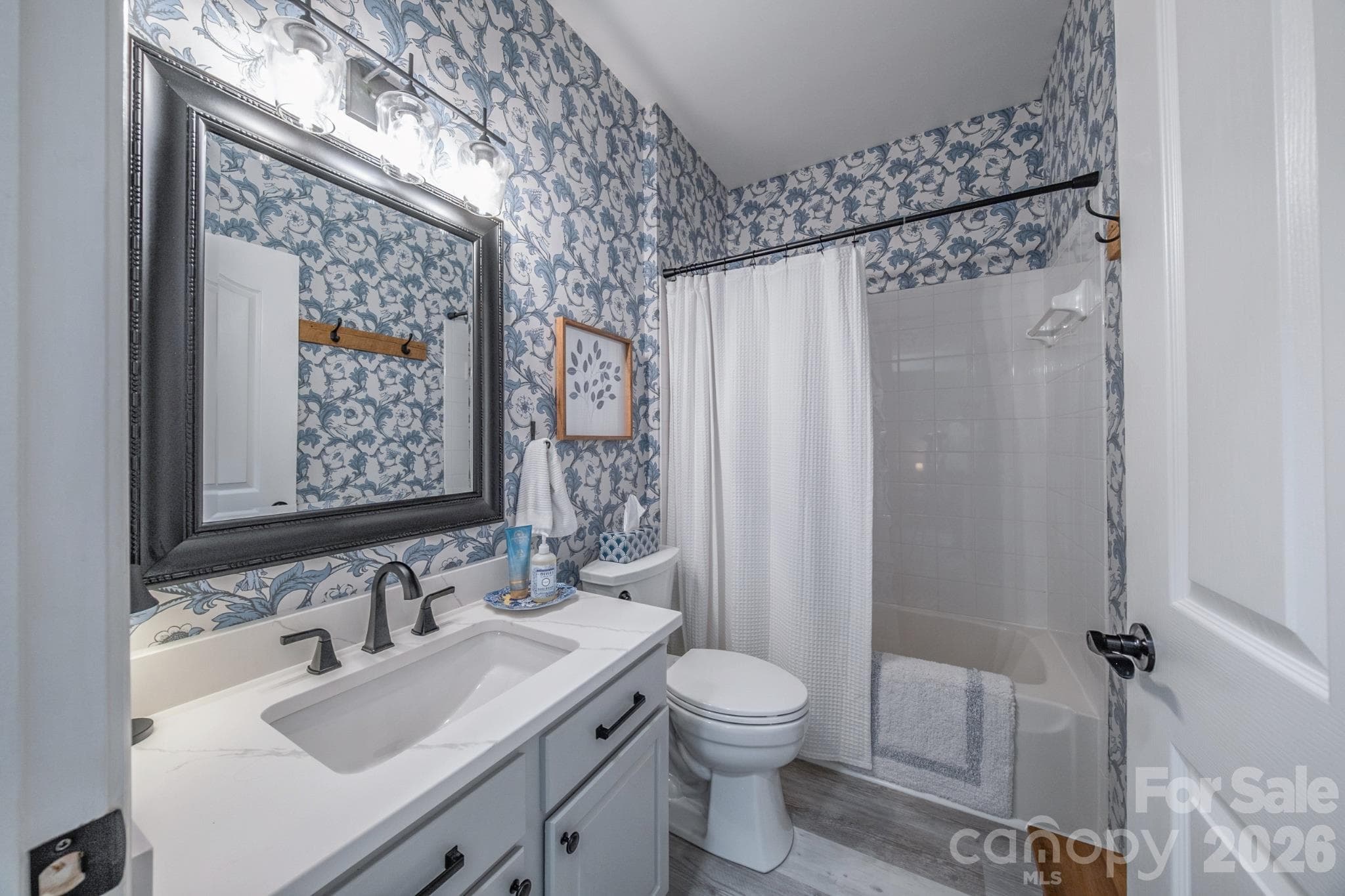 Guest Bath - Charlotte