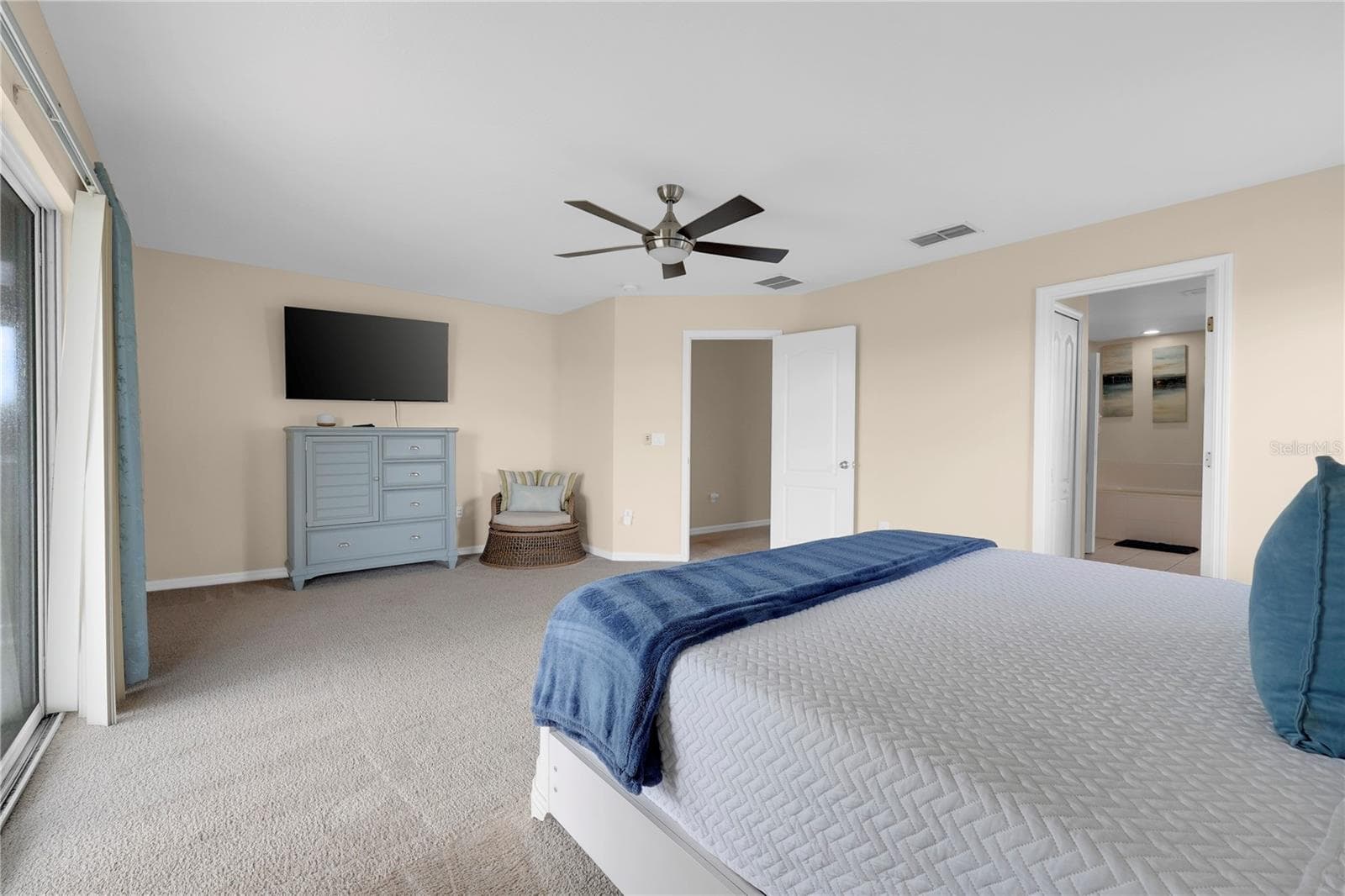 Single Family Residence at 678 HENLEY CIR, DAVENPORT, photo 17 of 50