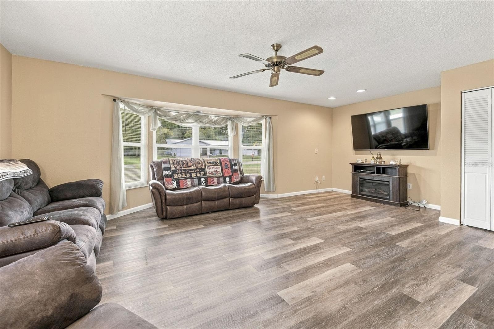 Single Family Residence at 107 N CORY DR, EDGEWATER, photo 25 of 34