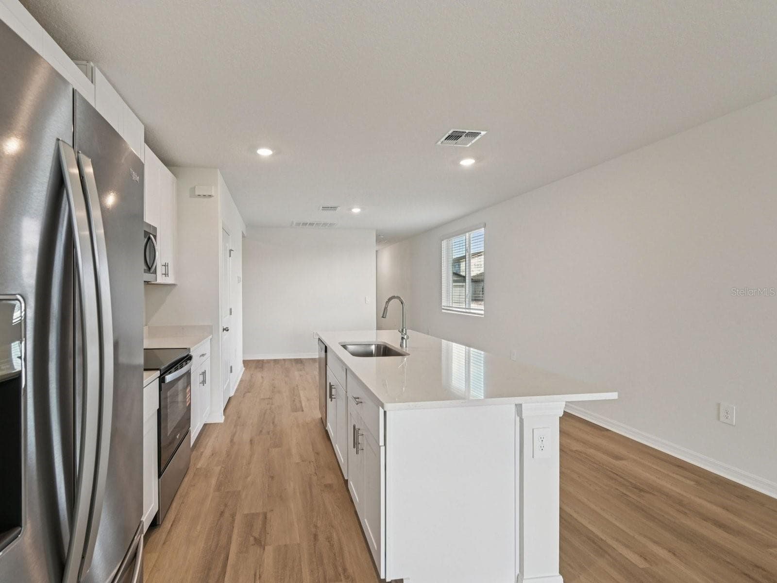 Single Family Residence at 17453 GREEN GROOVE DR, BROOKSVILLE, photo 6 of 16