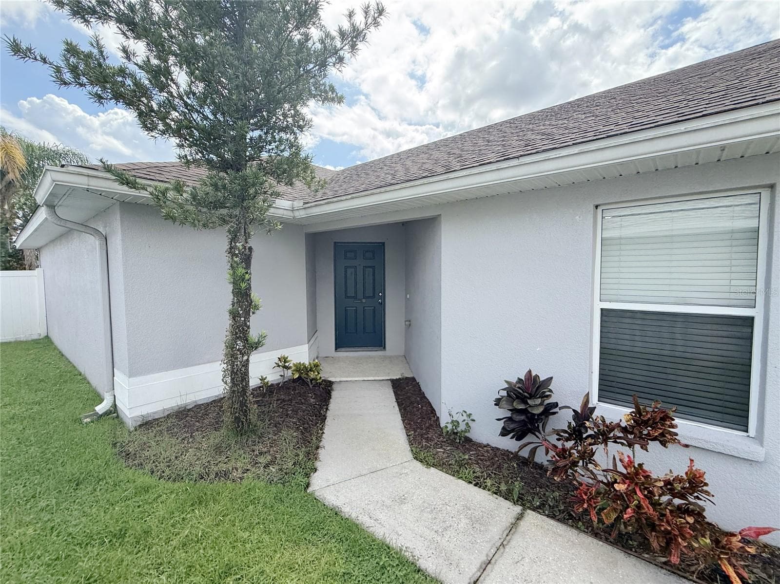 Single Family Residence at 14214 EDINBURGH MOOR DR, WIMAUMA, photo 3 of 27
