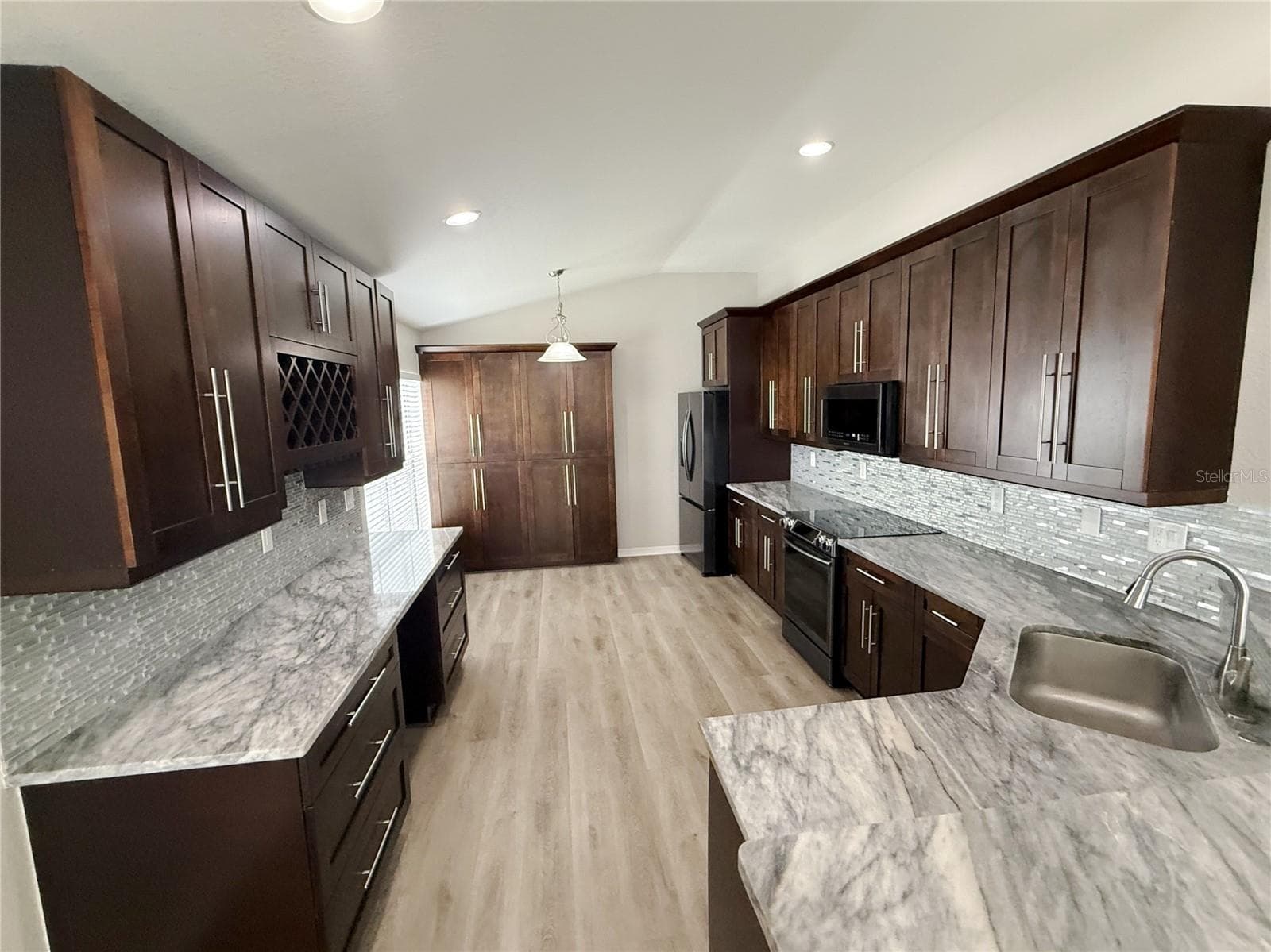 Single Family Residence at 14214 EDINBURGH MOOR DR, WIMAUMA, photo 11 of 27