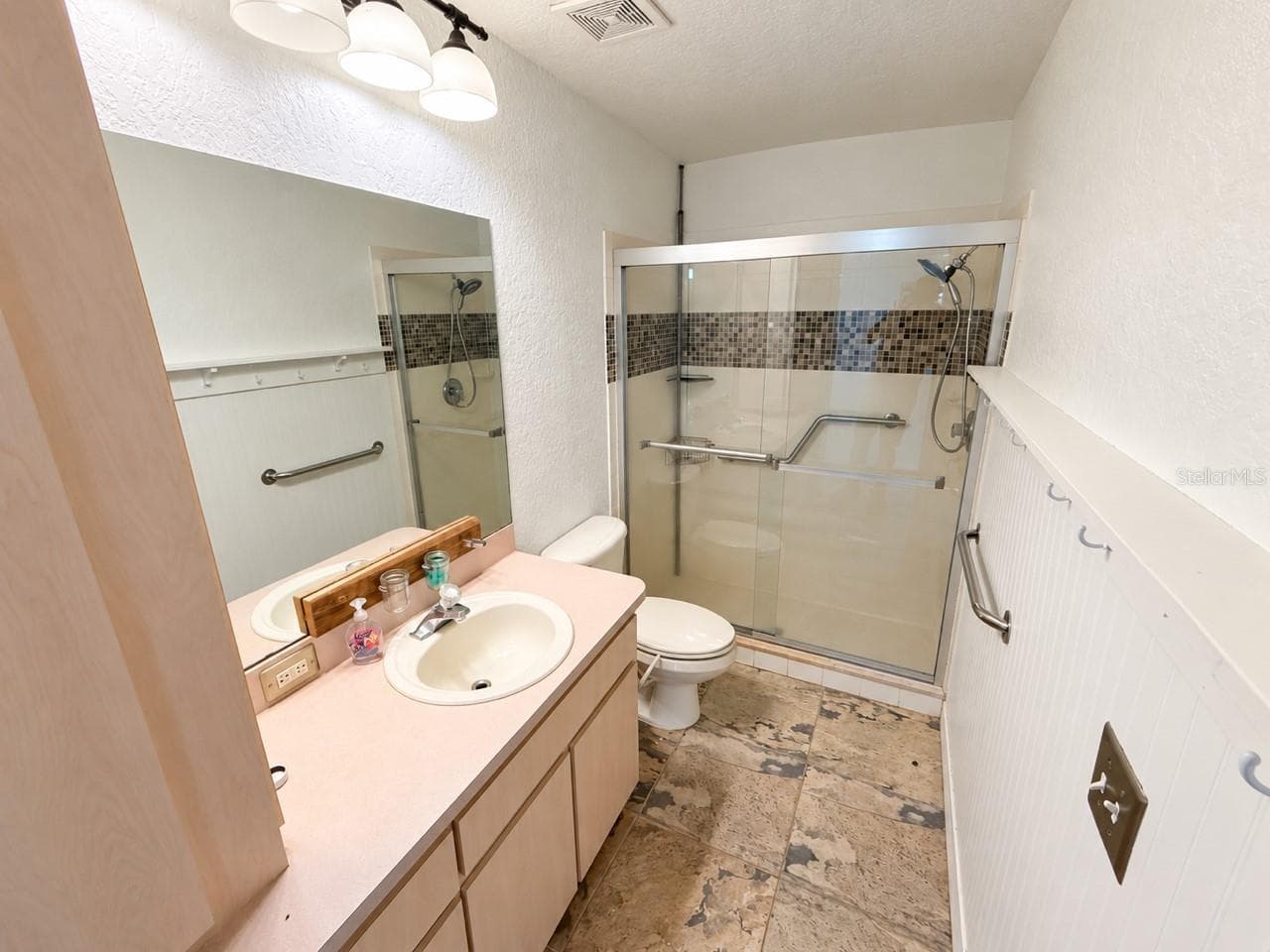 Single Family Residence at 26143 LAMBETH RD, BROOKSVILLE, photo 33 of 61