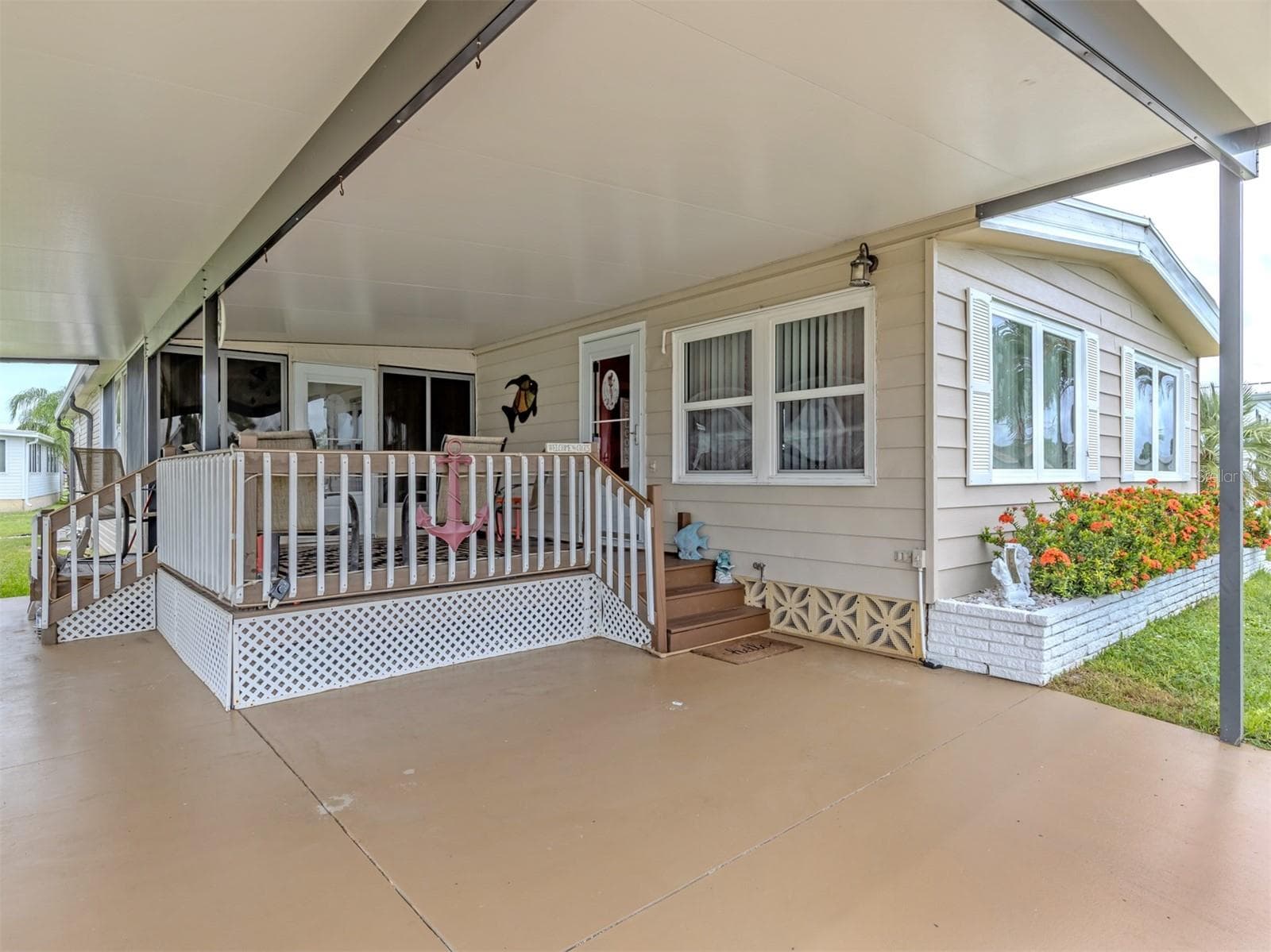 Manufactured Home at 196 PALM HARBOR DR, NORTH PORT, photo 5 of 64