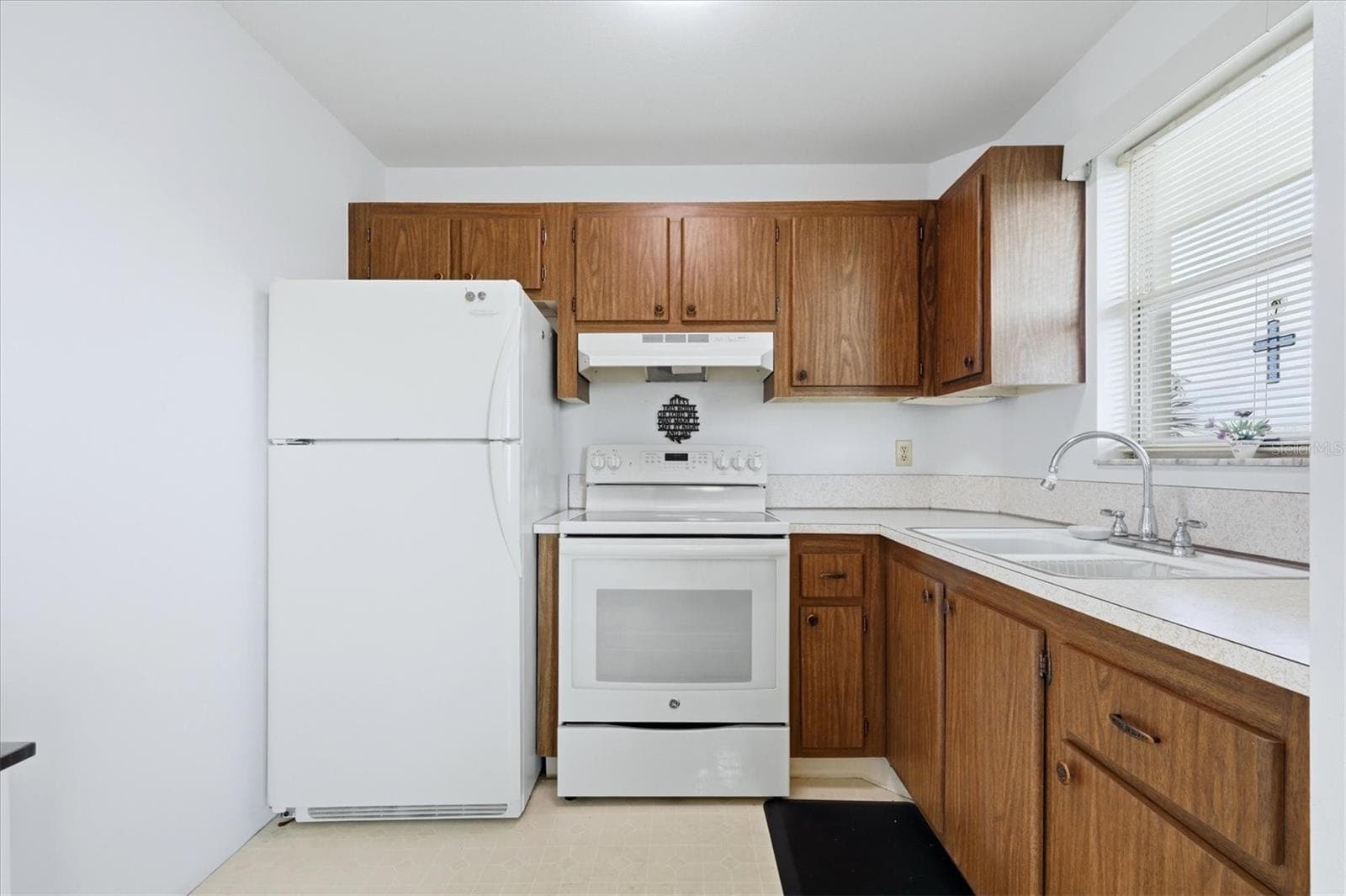 Condominium at 4440 IRONWOOD CIR #409D, BRADENTON, photo 14 of 51