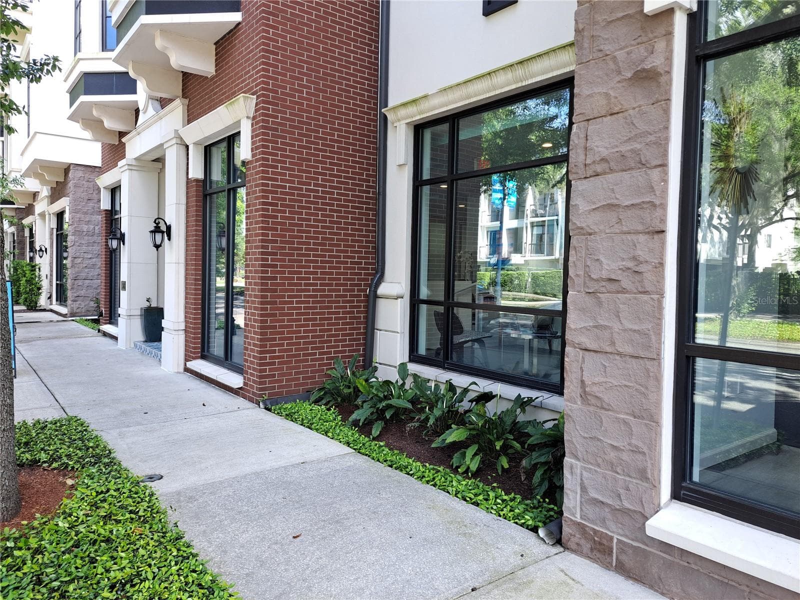 328 W MORSE BLVD #105