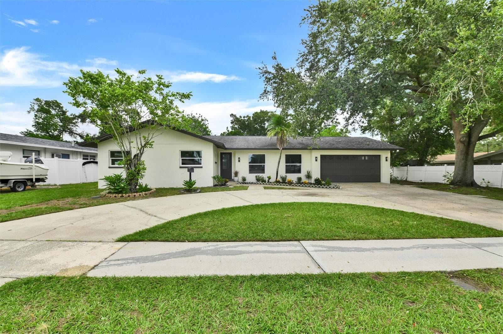 1207 S BELCHER RD