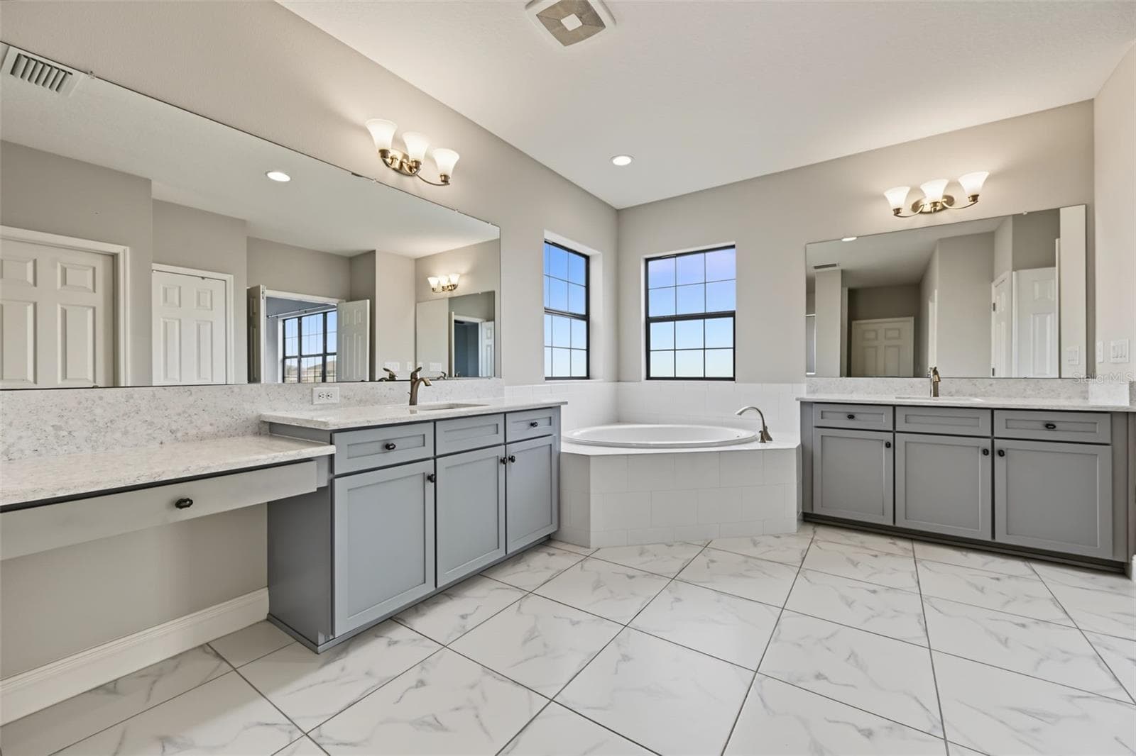 Single Family Residence at 11978 CLIMBING FERN AVE, RIVERVIEW, photo 56 of 100