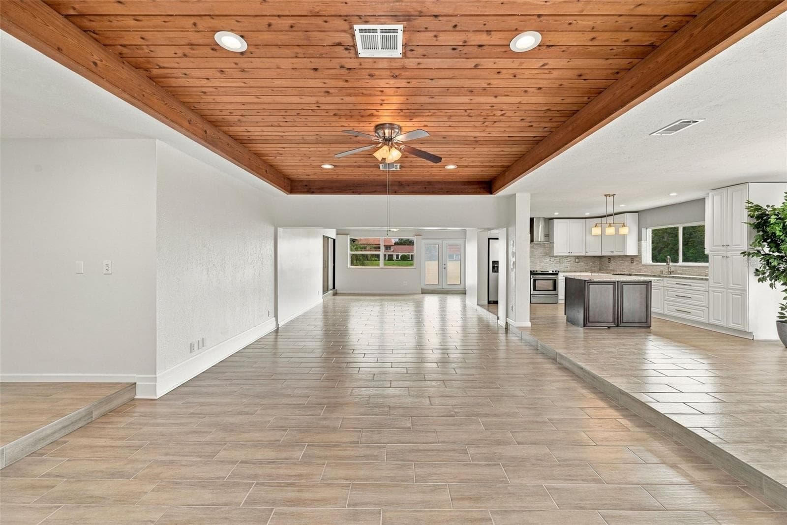 View of living/florida room - 15 ABBEY CT, HAINES CITY