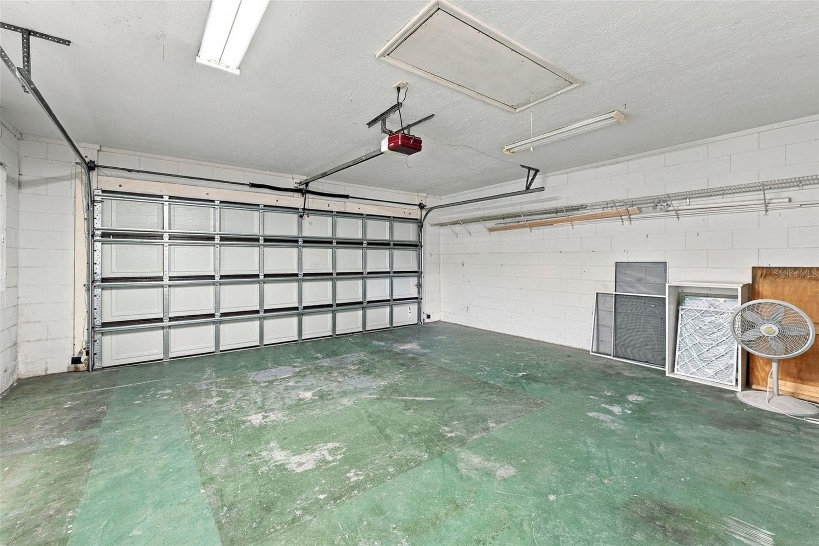 Oversized Garage - 15 ABBEY CT, HAINES CITY