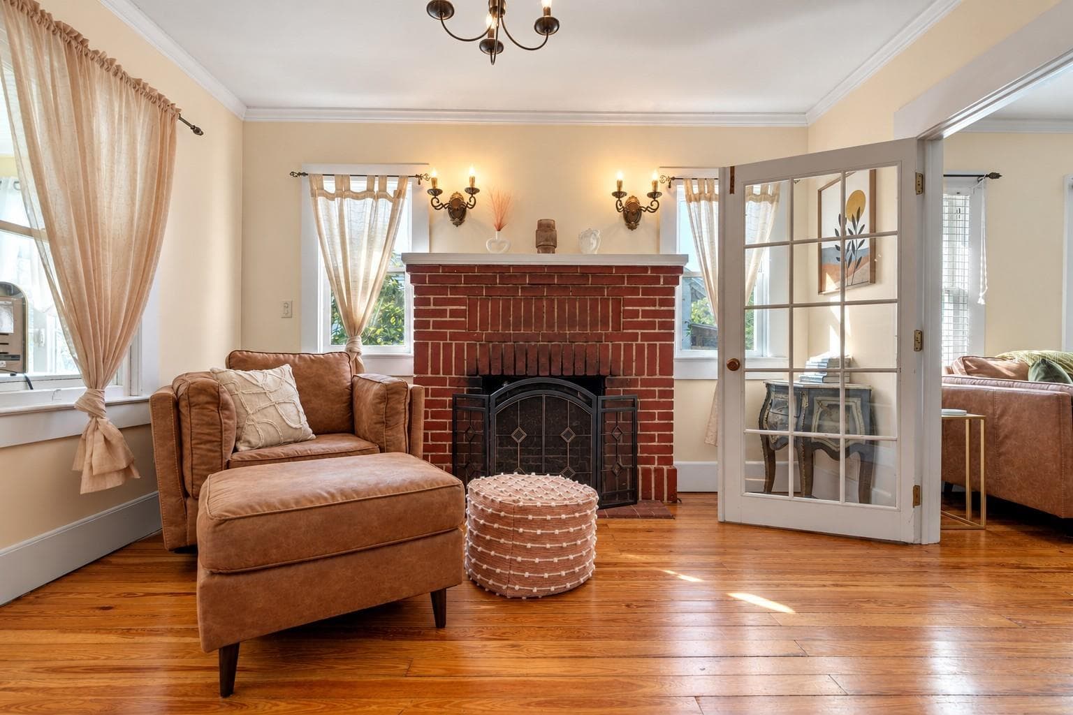 Decorative Fireplace - 305 S HIGHLAND ST, MOUNT DORA