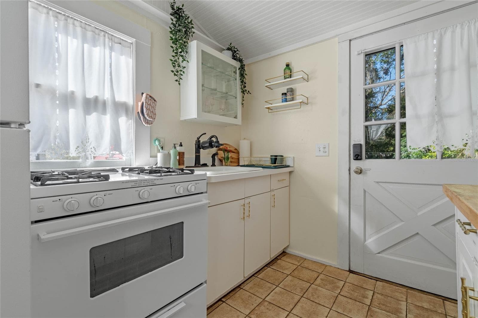 Kitchen - 305 S HIGHLAND ST, MOUNT DORA