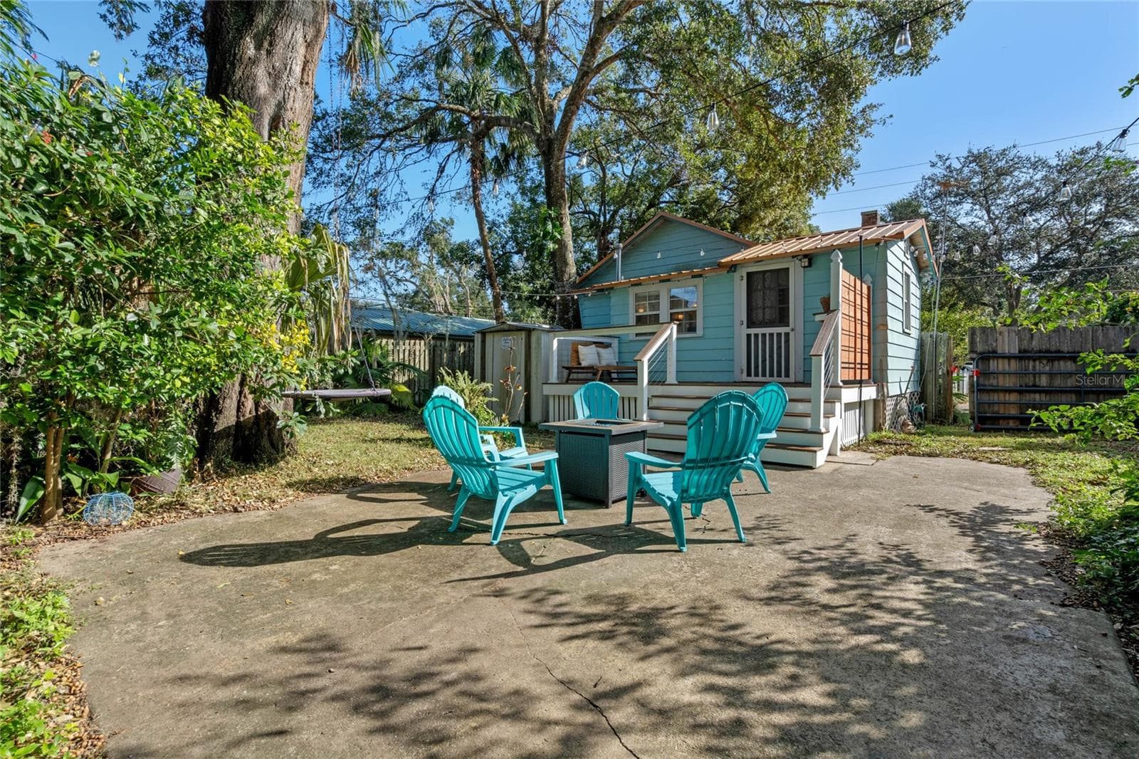 Single Family Residence at 305 S HIGHLAND ST, MOUNT DORA, photo 17 of 20