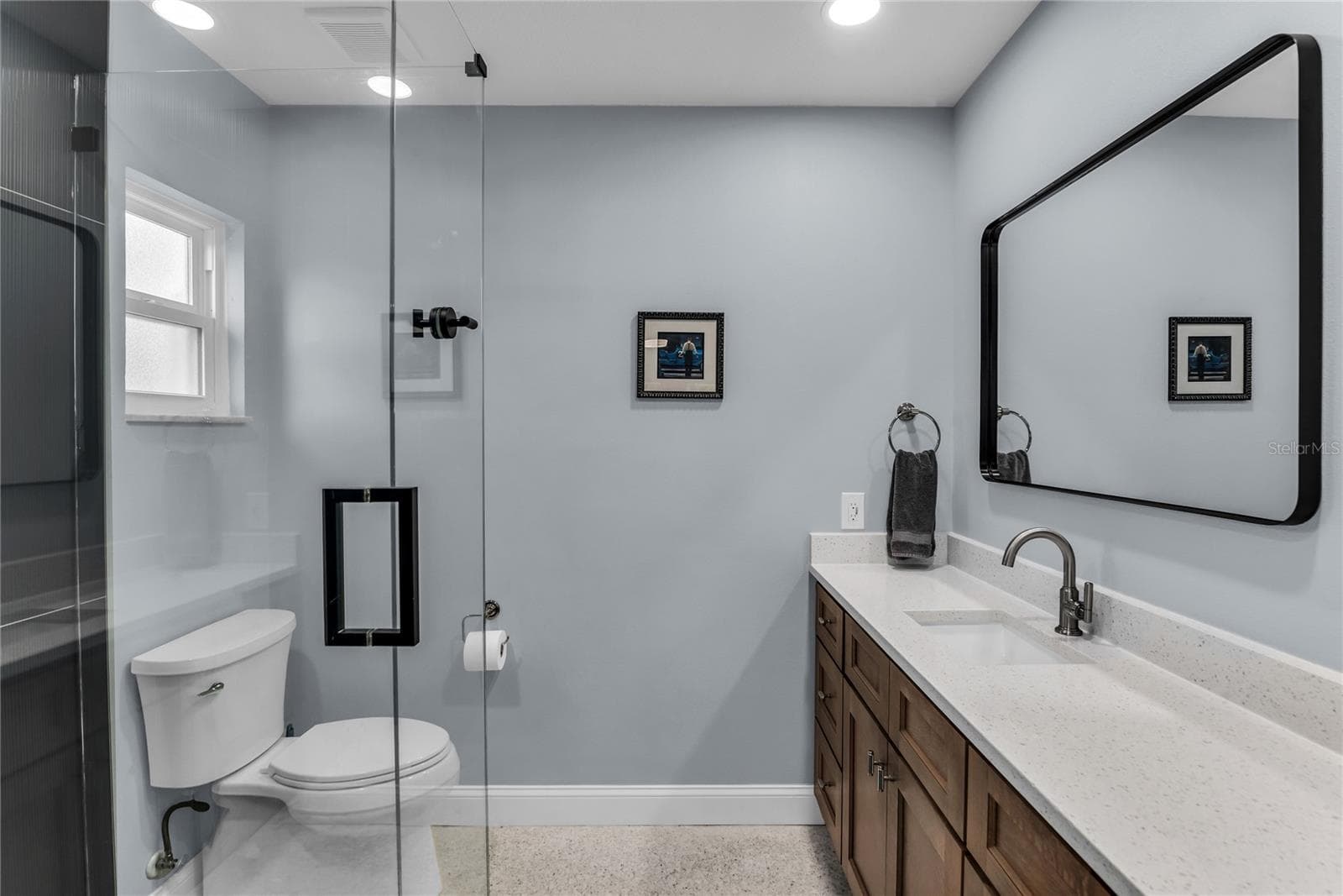 Renovated primary bath - 3400 NEPTUNE DR, ORLANDO
