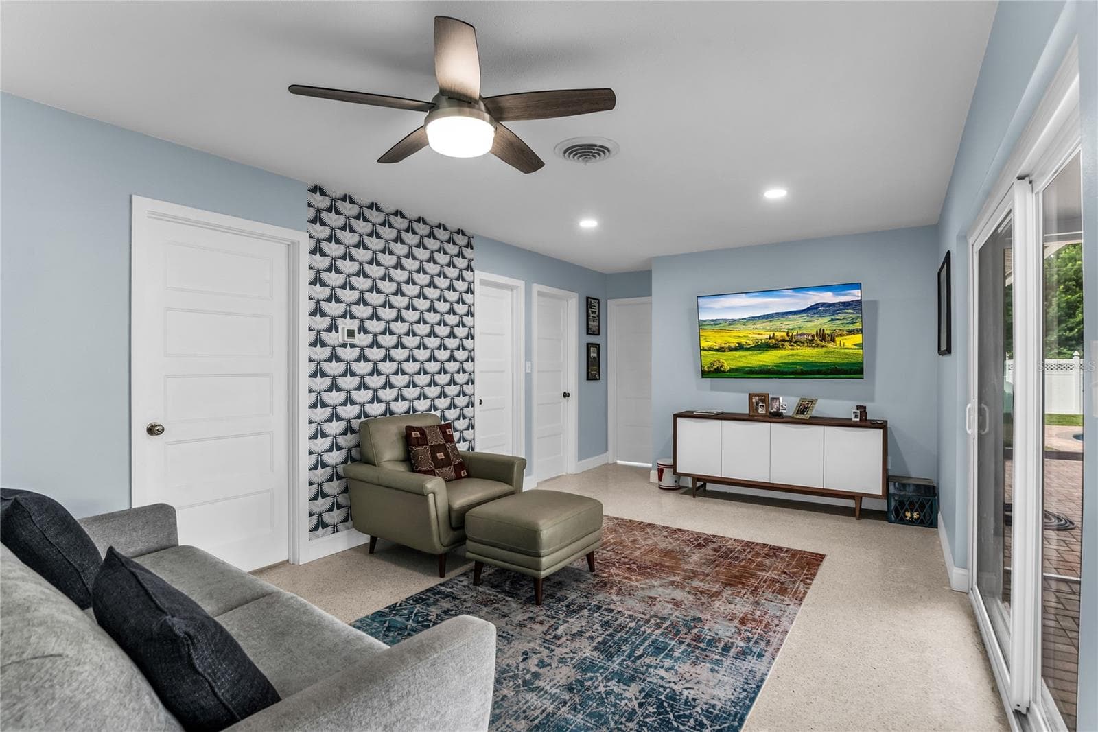 Family room leading bedrooms 2 & 3 - 3400 NEPTUNE DR, ORLANDO