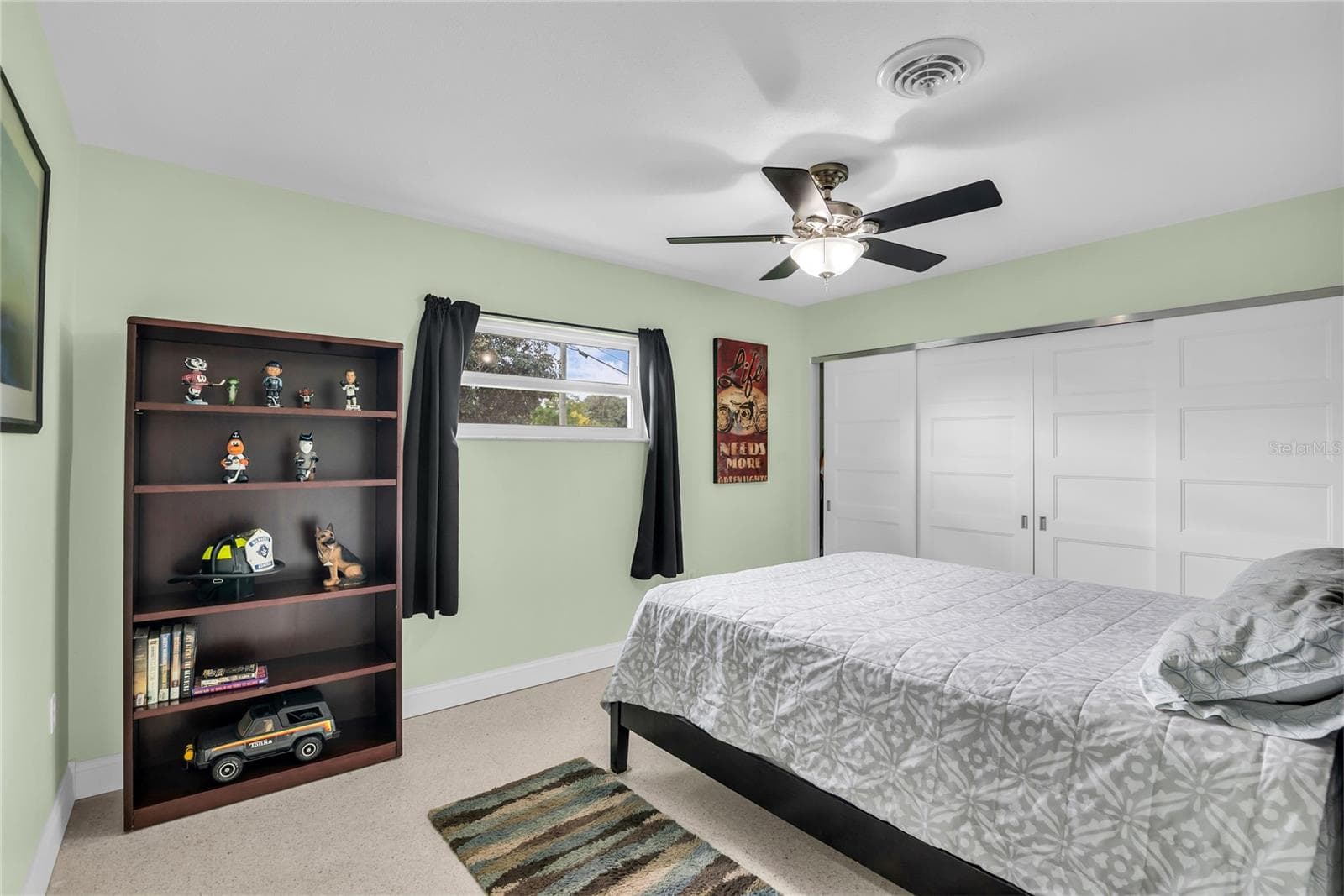 Bedroom 2 with DOUBLE closet - 3400 NEPTUNE DR, ORLANDO