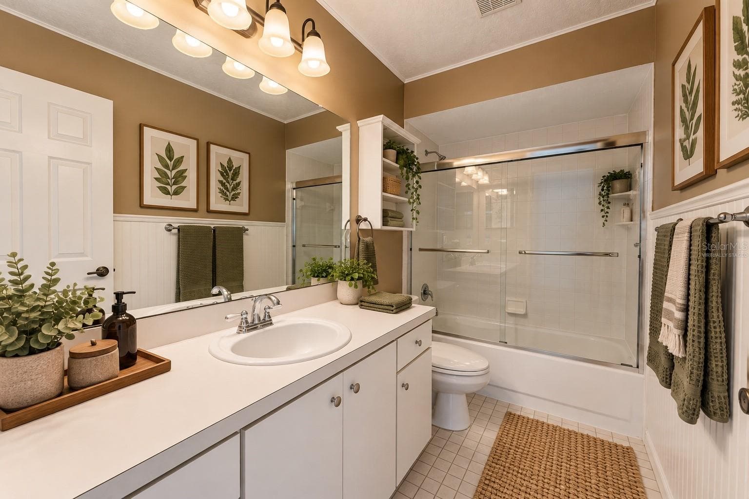 Hall Bathroom Virtually Staged - 349 BENTLEY ST, OVIEDO