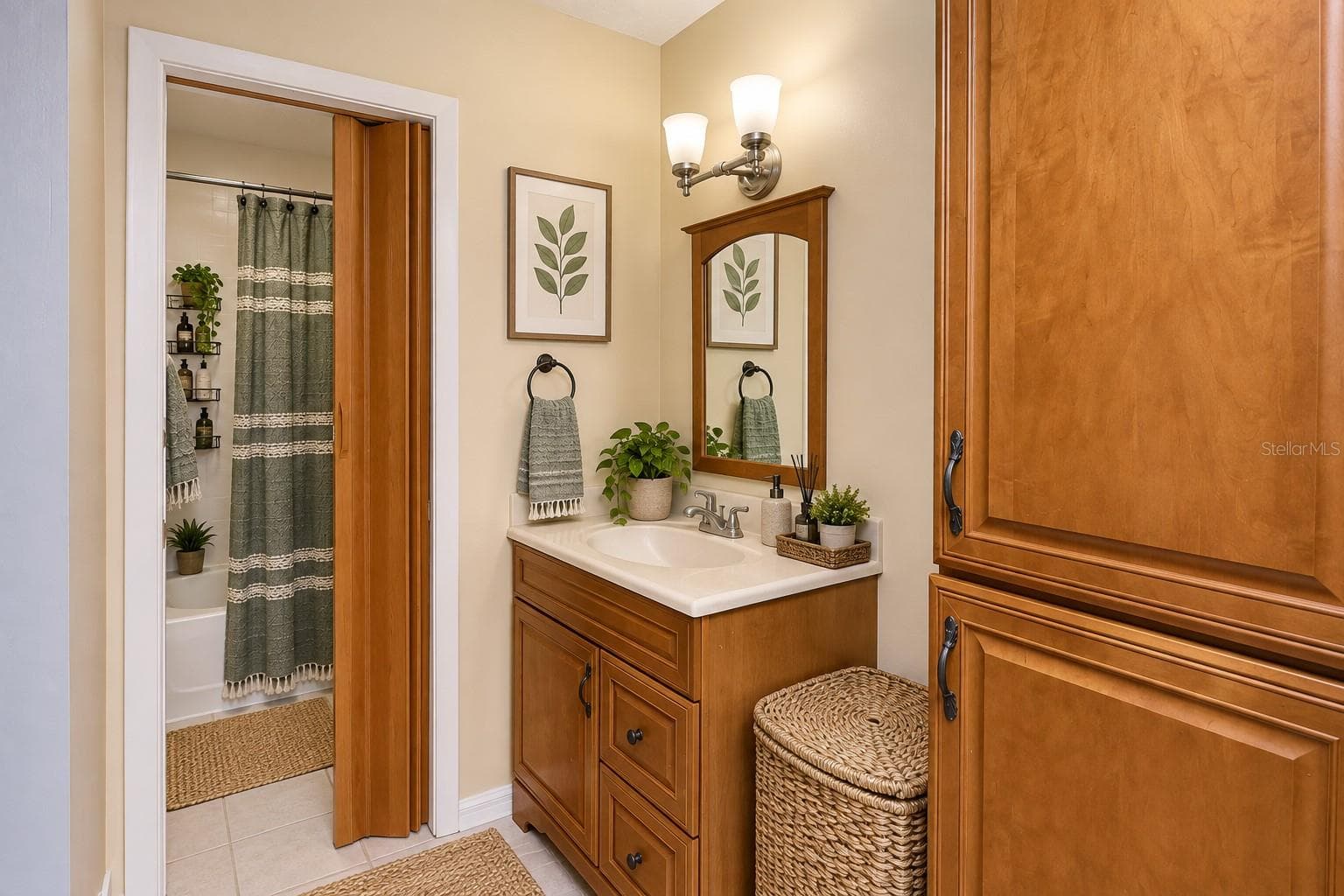 Condominium at 4386 LAKE UNDERHILL RD #20C7, ORLANDO, photo 21 of 44