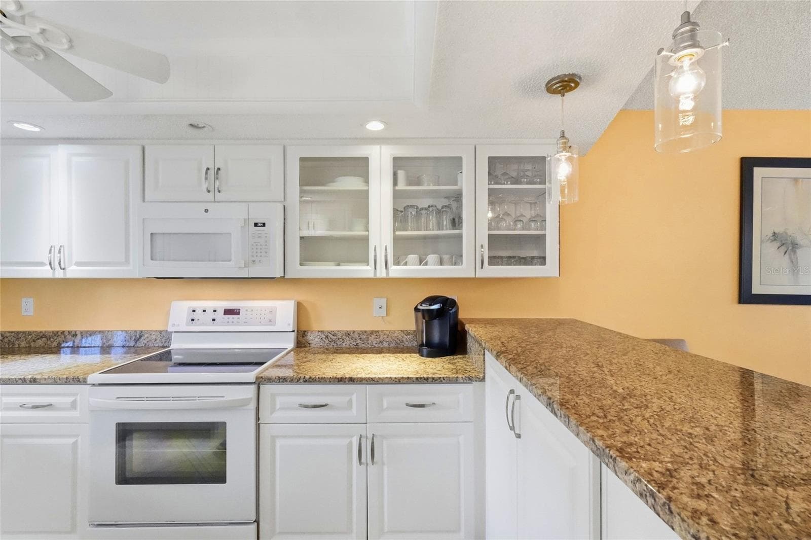 Updated kitchen - 600 MANATEE AVE #144, HOLMES BEACH