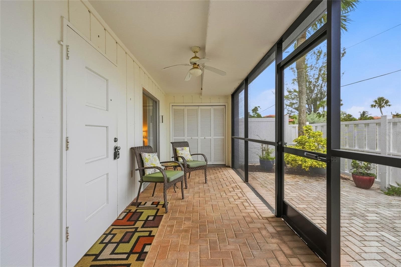 Enclosed front lanai - 600 MANATEE AVE #144, HOLMES BEACH