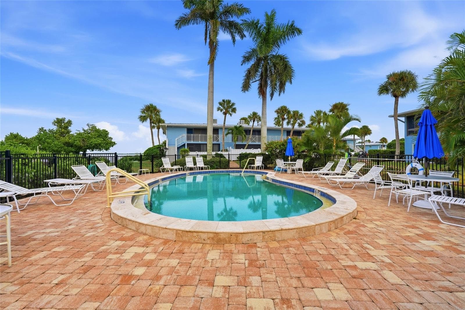 pool - 600 MANATEE AVE #144, HOLMES BEACH