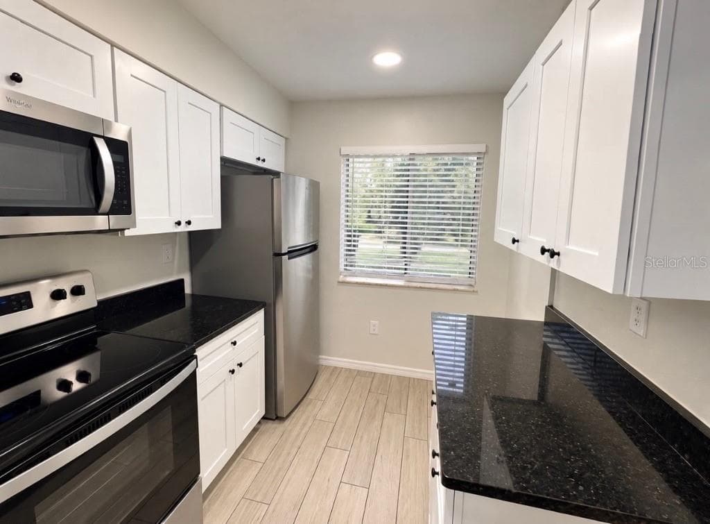 KITHCEN - 439 PRESTWICK PL, POINCIANA