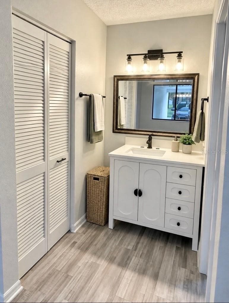 PRIMARY BATH 1 - 439 PRESTWICK PL, POINCIANA