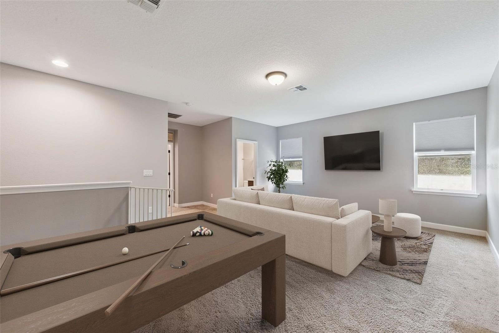 Virtual Stage Living Room - 1084 CAVENDER CREEK RD, MINNEOLA