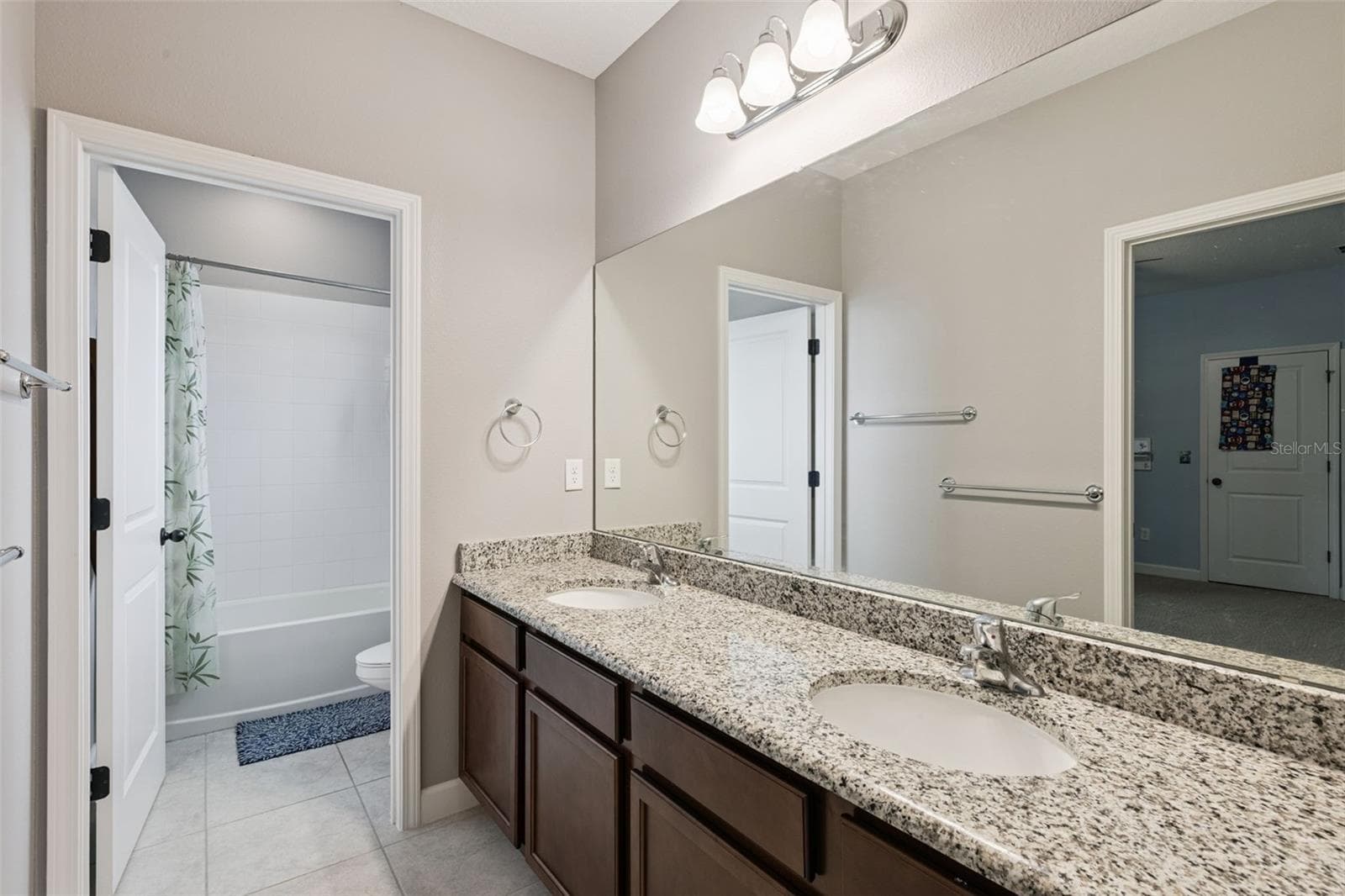 Upstairs Full Bath - 1084 CAVENDER CREEK RD, MINNEOLA
