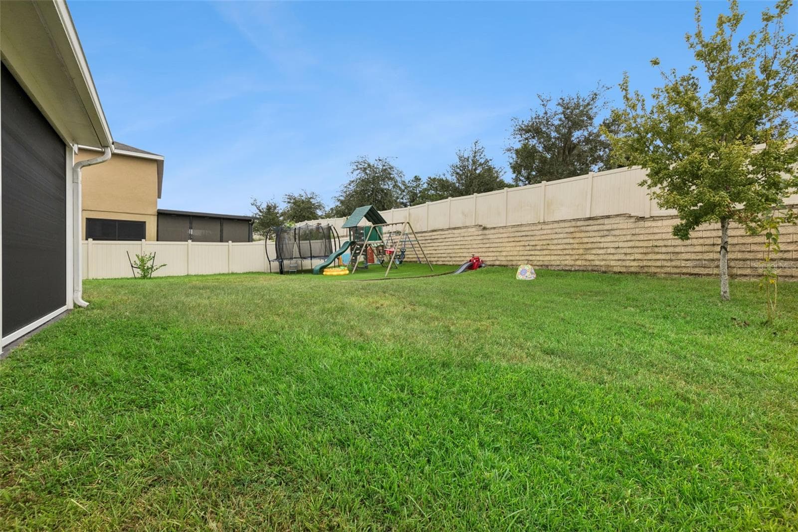 Fenced Backyard - 1084 CAVENDER CREEK RD, MINNEOLA