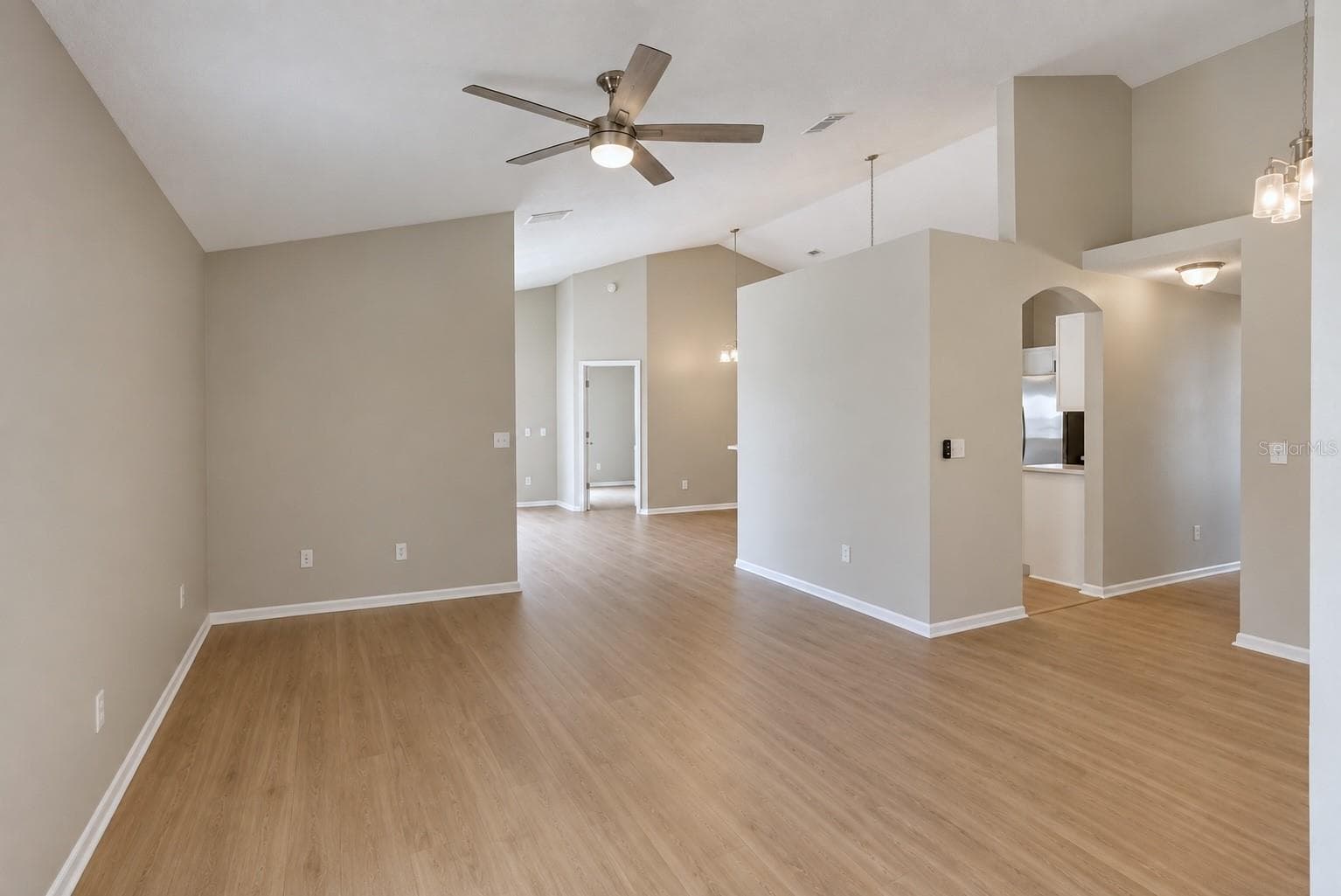 Single Family Residence at 1218 WHITEWOOD WAY, CLERMONT, photo 3 of 20