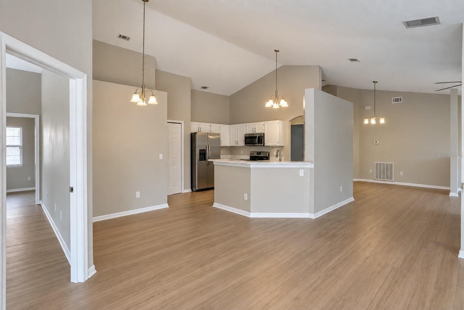 Single Family Residence at 1218 WHITEWOOD WAY, CLERMONT, photo 6 of 20