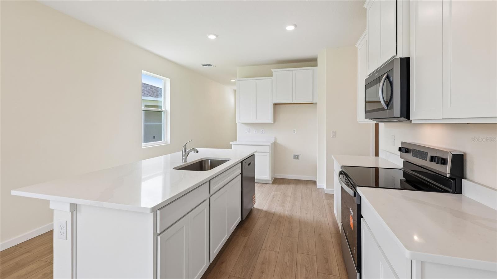 Single Family Residence at 8766 PINECREST TRL, WILDWOOD, photo 11 of 19
